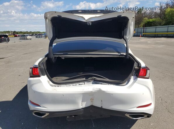 58ADZ1B16LU065939 2020 LEXUS ES White 360 interior view