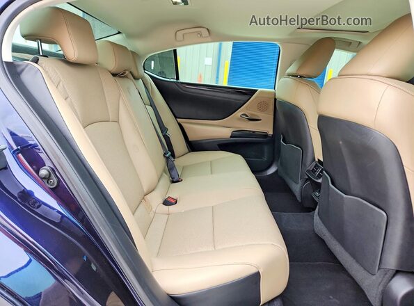 58ADZ1B19LU072612 2020 LEXUS ES Blue Вид задніх сидінь