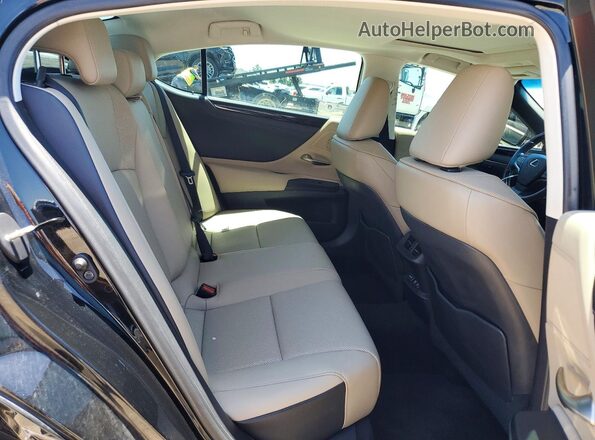 58ADZ1B1XMU102590 2021 LEXUS ES Black 