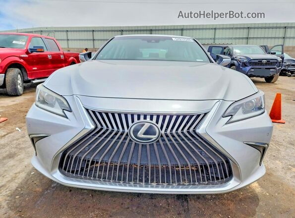 58AEZ1B16LU058669 2020 LEXUS ES Silver Widok z przodu