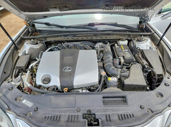58AEZ1B16LU058669 2020 LEXUS ES Silver Widok wnętrza z tyłu