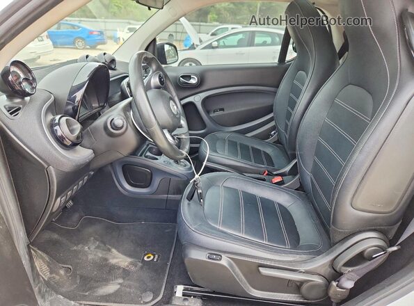 WMEFJ5DA2HK205604 2017 SMART FORTWO Two Tone 