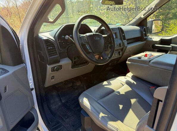 1FTEX1EP4KFA03349 2019 FORD F150 White Widok z tyłu