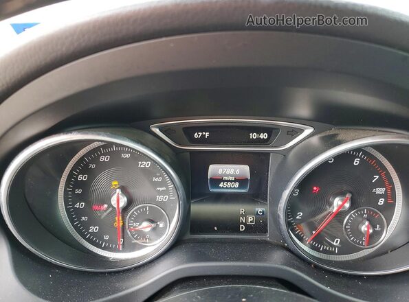 WDCTG4GB3JJ390069 2018 MERCEDES-BENZ GLA Silver 