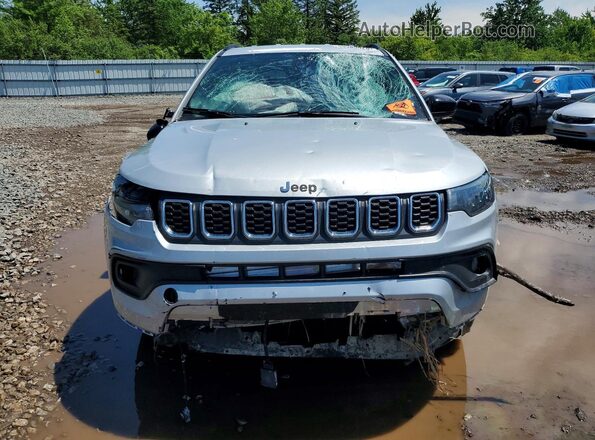 3C4NJDBN3RT117803 2024 JEEP COMPASS Silver Rear view