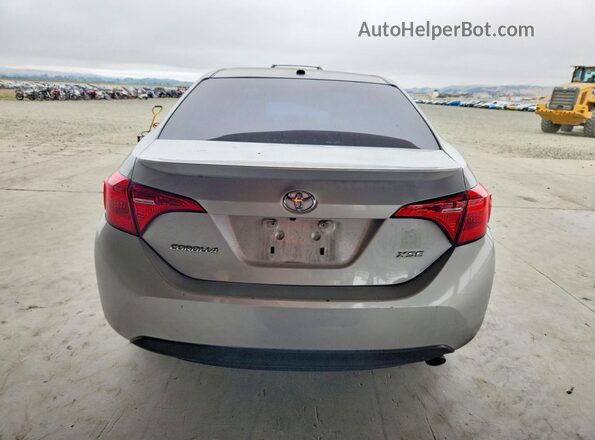 2T1BURHE7JC029617 2018 TOYOTA COROLLA Silver Вид салону спереду