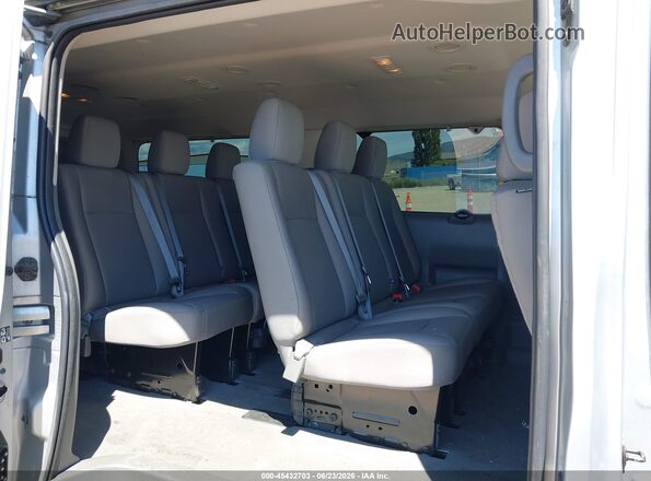 5BZBF0AA2JN852286 2018 NISSAN NV PASSENGER NV3500 HD Silver Вид наклейки з VIN-кодом