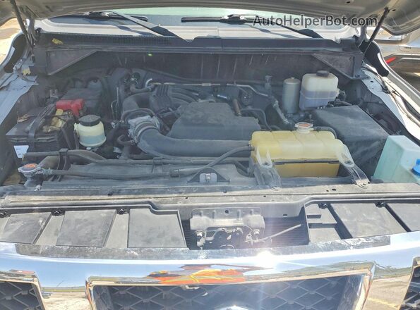 5BZBF0AA8HN853372 2017 NISSAN NV Silver Engine compartment view