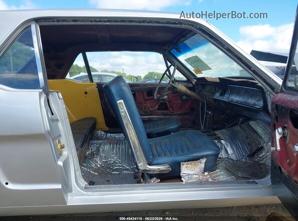 5F07U158045       1970 FORD MUSTANG Серебряный Вид салона спереди