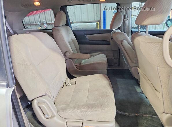 5FNRL5H29GB063448 2016 HONDA ODYSSEY White Вид задньої частини салону