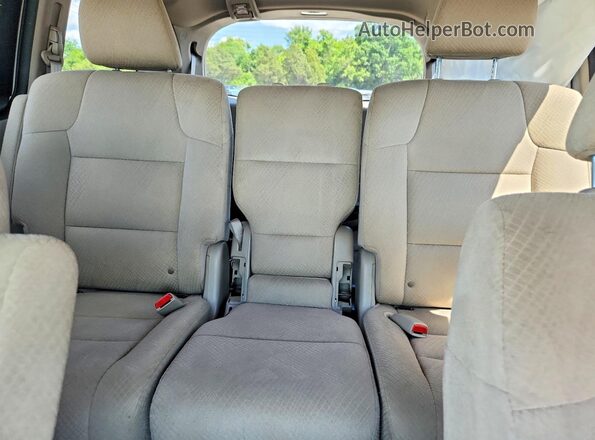 5FNRL5H36GB099087 2016 HONDA ODYSSEY White Rear seats view