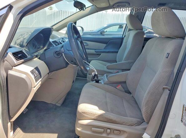 5FNRL5H38GB091282 2016 HONDA ODYSSEY White Front interior view