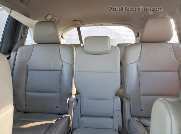 5FNRL5H60HB006365 2017 HONDA ODYSSEY Silver Widok tylnych siedzeń