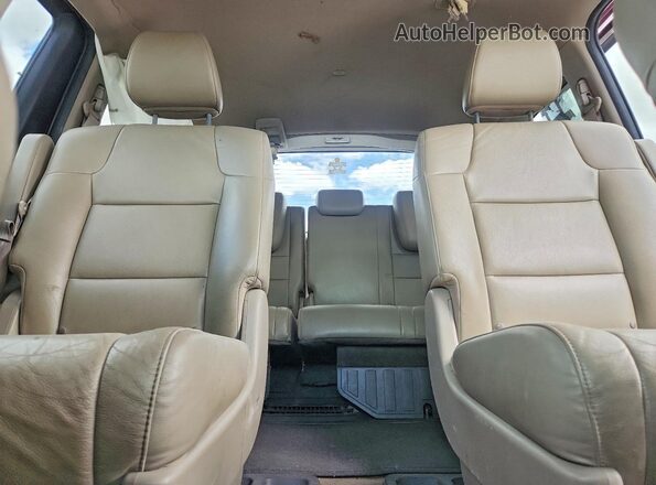5FNRL5H64HB014078 2017 HONDA ODYSSEY Burgundy Rear seats view