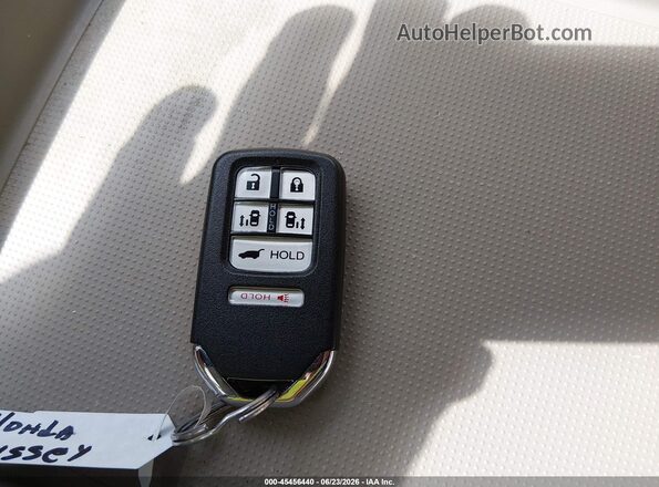 5FNRL5H67GB083359 2016 HONDA ODYSSEY Красный Вид панели приборов