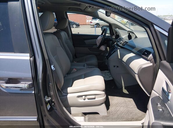 5FNRL5H68HB000099 2017 HONDA ODYSSEY Gray Front interior view