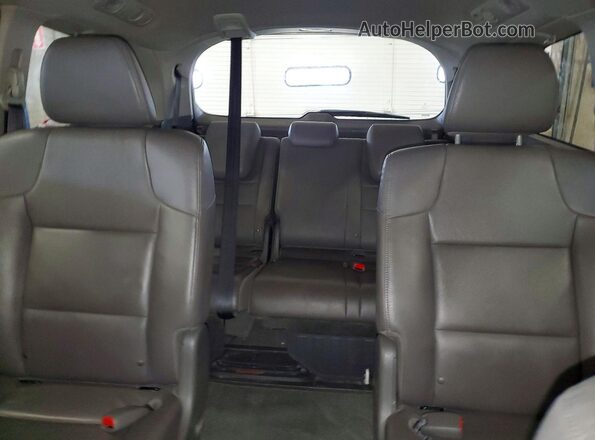 5FNRL5H69GB010171 2016 HONDA ODYSSEY White Rear seats view