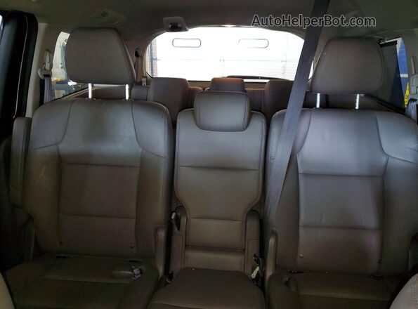 5FNRL5H91HB012394 2017 HONDA ODYSSEY White Rear seats view
