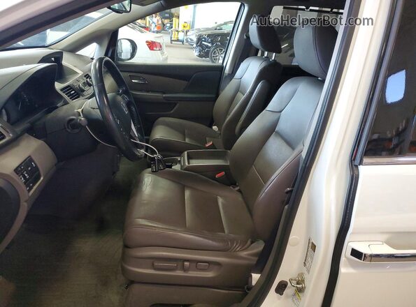 5FNRL5H91HB012394 2017 HONDA ODYSSEY White Front interior view