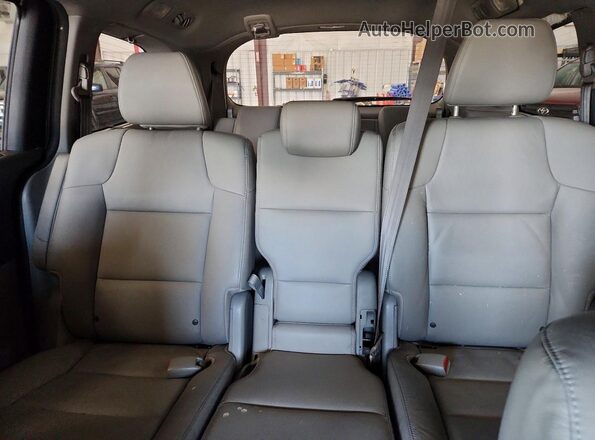 5FNRL5H97HB000329 2017 HONDA ODYSSEY Silver Vista de los asientos traseros
