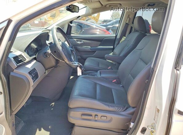 5FNRL5H98HB000694 2017 HONDA ODYSSEY White Սալոնի դիմացի տեսք