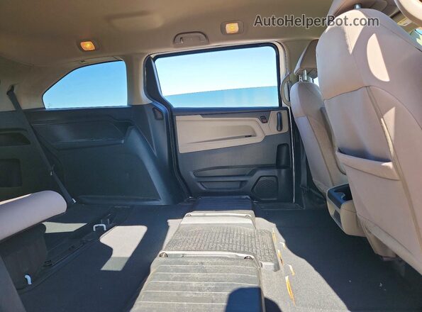 5FNRL6H22JB015836 2018 HONDA ODYSSEY White Widok wnętrza z tyłu