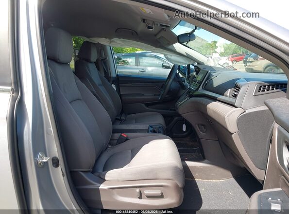 5FNRL6H2XJB105896 2018 HONDA ODYSSEY Silver Սալոնի դիմացի տեսք