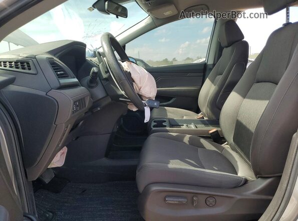 5FNRL6H51PB018374 2023 HONDA ODYSSEY Silver Front interior view