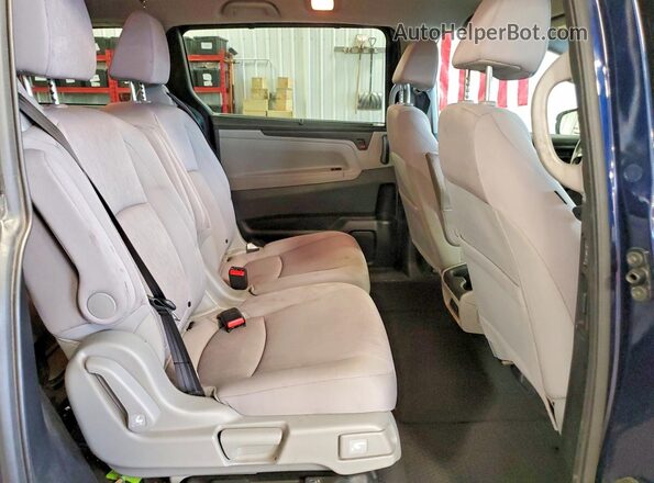 5FNRL6H54JB103295 2018 HONDA ODYSSEY Blue Rear interior view