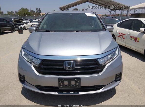 5FNRL6H60PB011988 2023 HONDA ODYSSEY Gray Widok wnętrza z tyłu