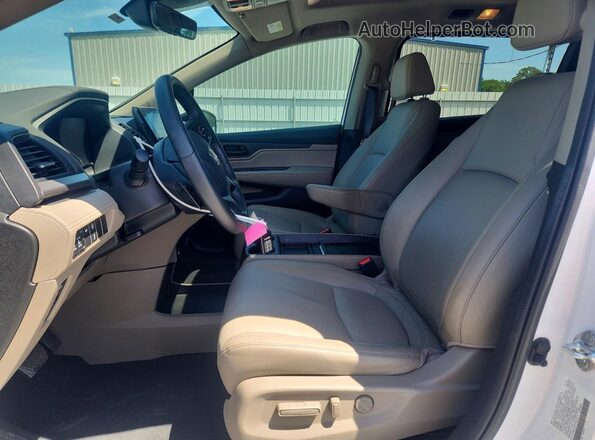 5FNRL6H61RB035574 2024 HONDA ODYSSEY Белый Вид салона спереди