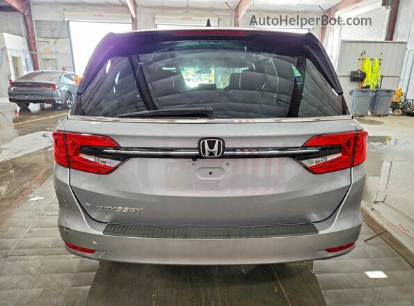 5FNRL6H68PB050537 2023 HONDA ODYSSEY Silver Vista trasera