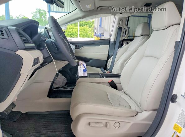5FNRL6H68TB028869 2026 HONDA ODYSSEY Белый Вид салона спереди