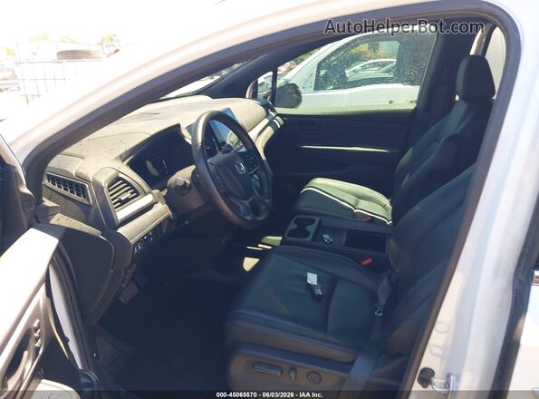 5FNRL6H70RB035008 2024 HONDA ODYSSEY White Սալոնի դիմացի տեսք