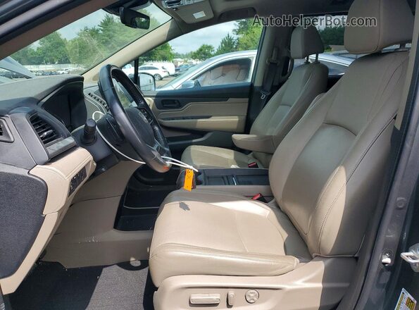 5FNRL6H71JB044384 2018 HONDA ODYSSEY Gray Front interior view