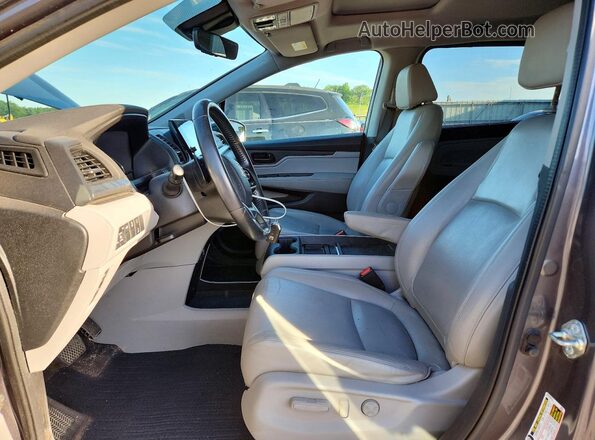 5FNRL6H72JB029666 2018 HONDA ODYSSEY Charcoal Front interior view