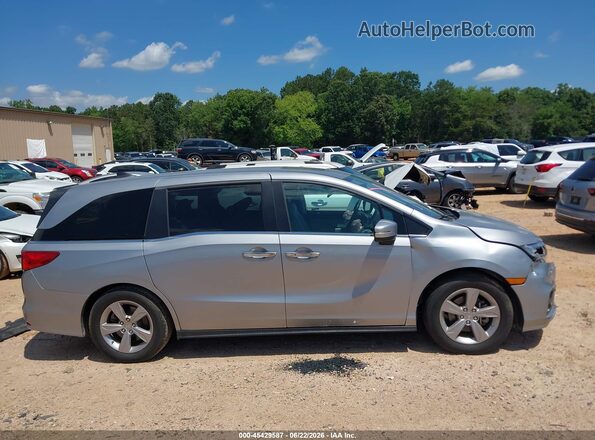 5FNRL6H72KB000976 2019 HONDA ODYSSEY Silver Rear interior view