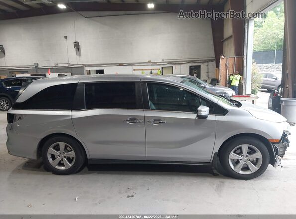 5FNRL6H73LB016721 2020 HONDA ODYSSEY Gray Widok wnętrza z tyłu