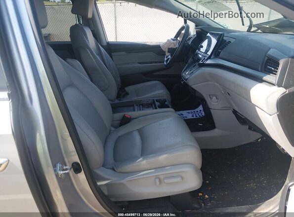 5FNRL6H74JB043777 2018 HONDA ODYSSEY Silver Սալոնի դիմացի տեսք