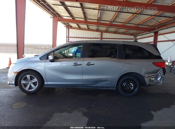 5FNRL6H74JB072082 2018 HONDA ODYSSEY Silver 