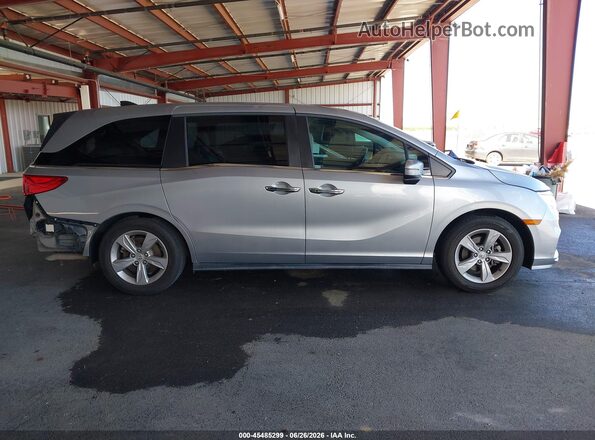5FNRL6H74JB072082 2018 HONDA ODYSSEY Silver Սալոնի 360 աստիճան տեսք
