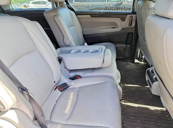 5FNRL6H75JB031346 2018 HONDA ODYSSEY Silver Vista interior trasera