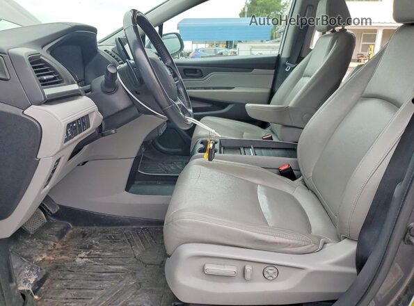 5FNRL6H75JB102058 2018 HONDA ODYSSEY Серый Вид салона спереди