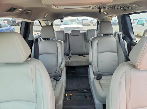 5FNRL6H76JB033848 2018 HONDA ODYSSEY Blue Widok tylnych siedzeń