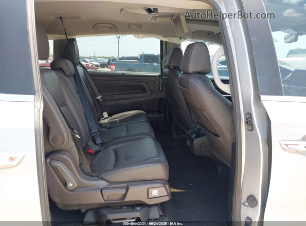 5FNRL6H78JB064938 2018 HONDA ODYSSEY Silver VIN კოდის სტიკერის ხედი