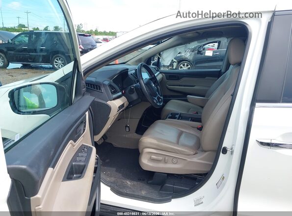 5FNRL6H79JB044410 2018 HONDA ODYSSEY White Front interior view