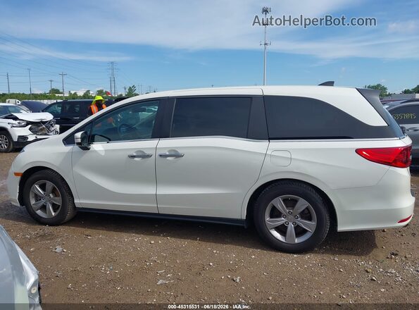 5FNRL6H79JB044410 2018 HONDA ODYSSEY White 360 interior view