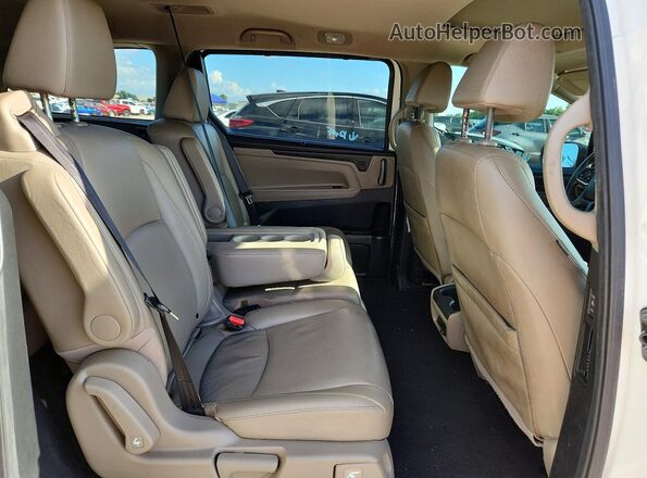 5FNRL6H79JB060445 2018 HONDA ODYSSEY White Rear interior view