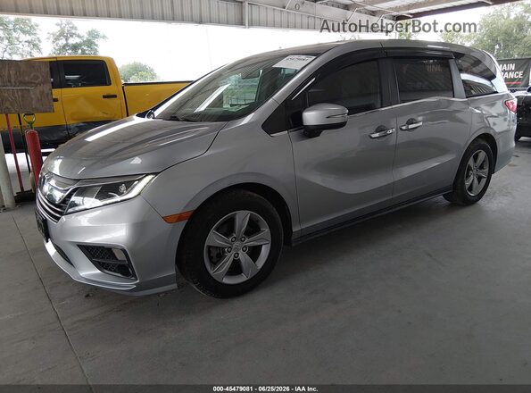 5FNRL6H7XJB107921 2018 HONDA ODYSSEY Silver Передня ліва чверть