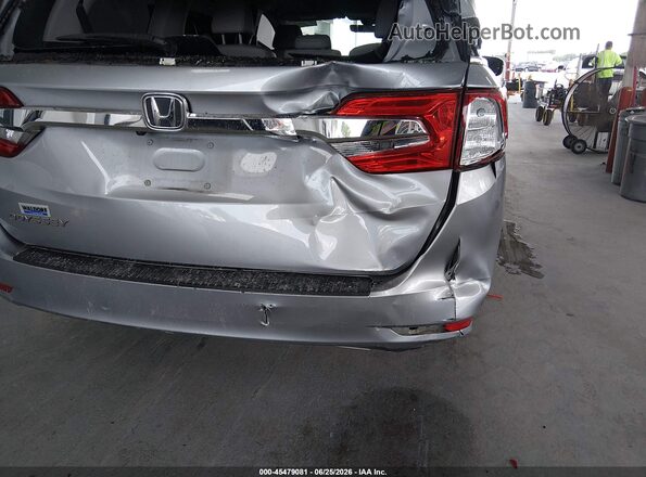 5FNRL6H7XJB107921 2018 HONDA ODYSSEY Silver Вид спереду